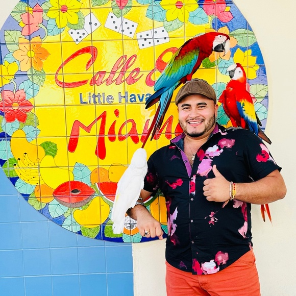 Meet your Posher, Eduardo - Picture 1 of 1